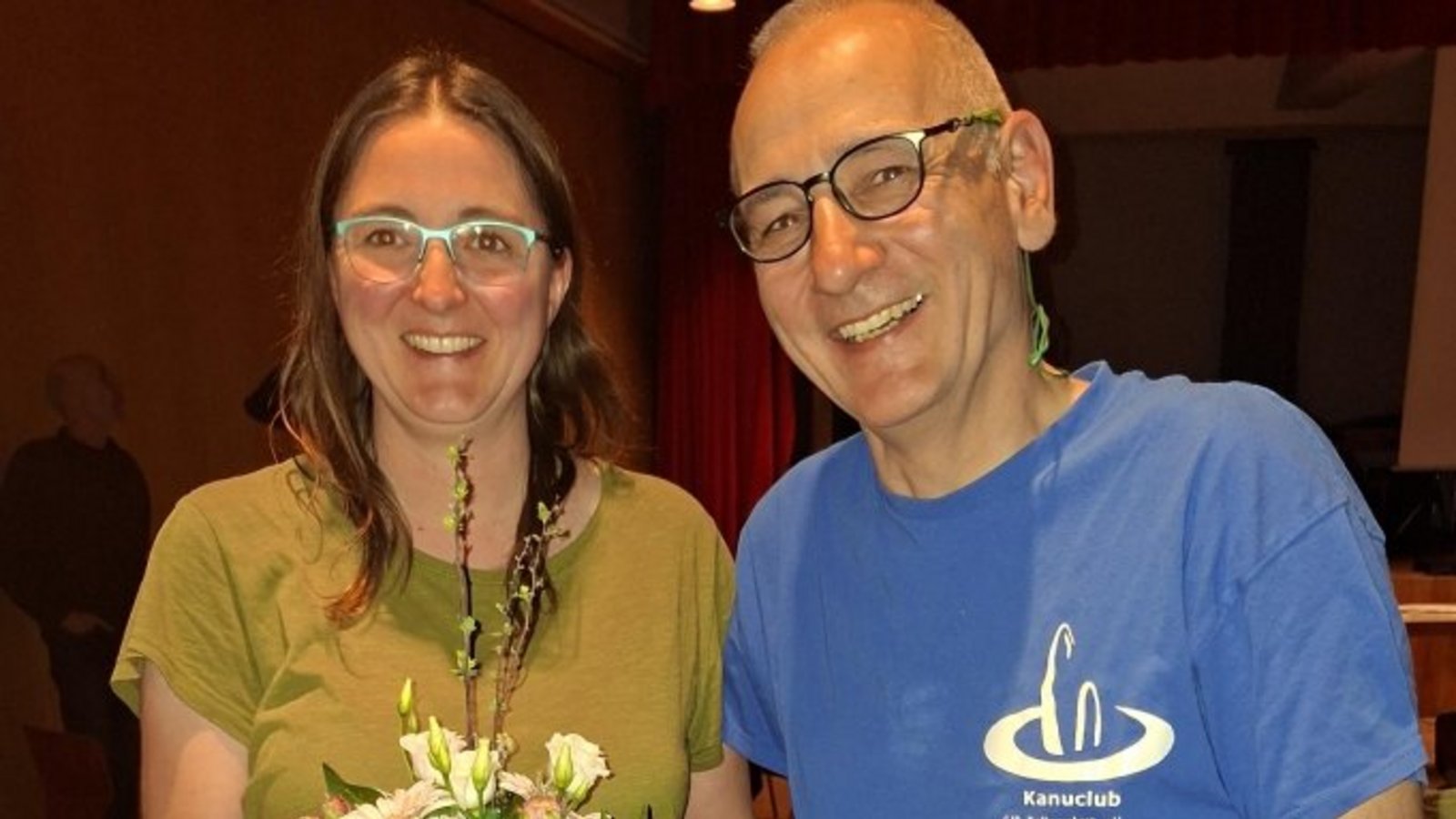 Die Vereinsspitze ist komplett: Vorsitzender Oliver Gorgs begrüßt seine Stellvertreterin Bärbel Rink. Foto: p