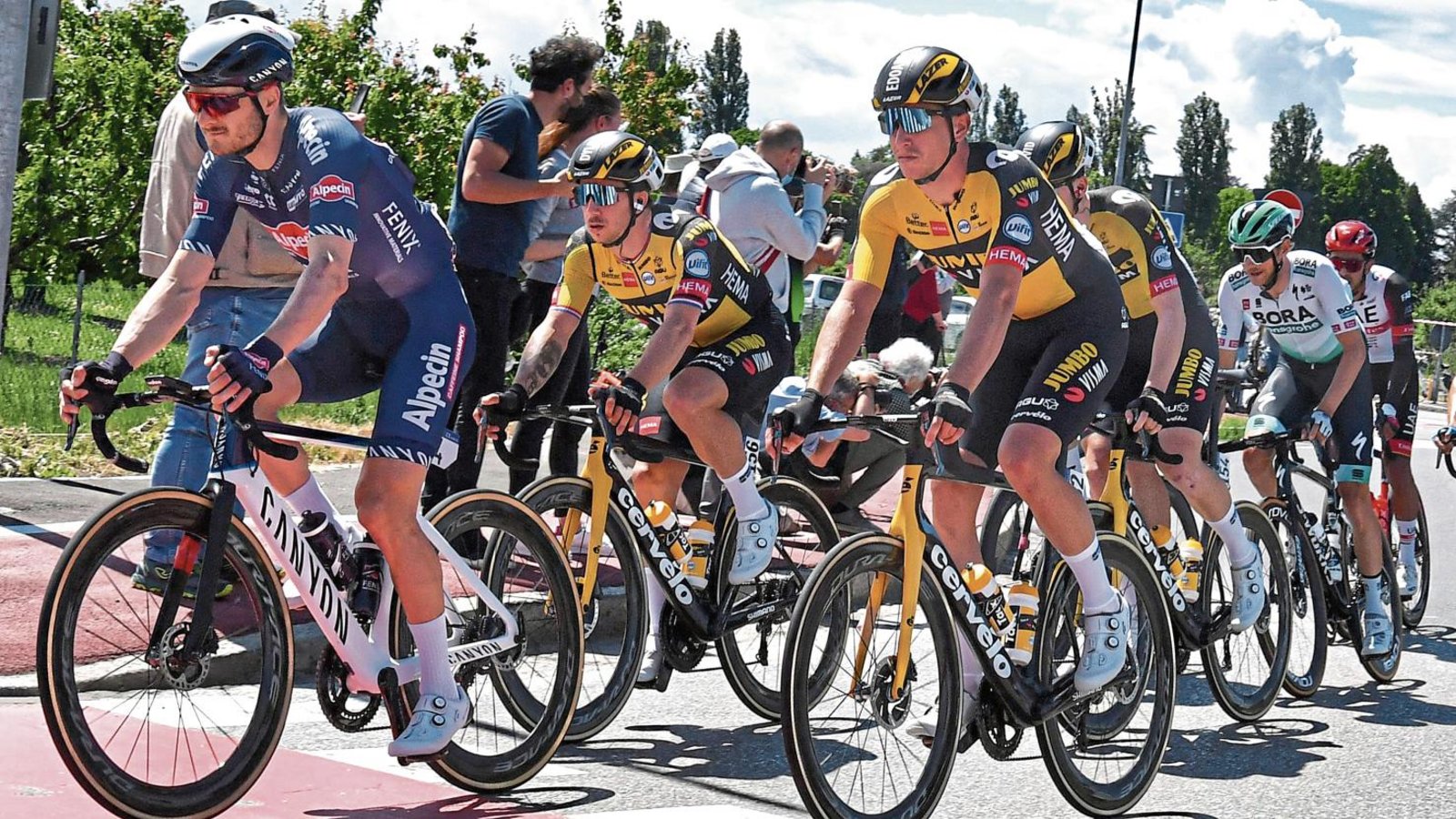 Alexander Krieger (links) ist als Helfer für die Topsprinter ein wichtiger Bestandteil des Teams Alpecin-Fenix, ist aber auch für gute Ergebnisse gut. Foto: Roth Alexander Krieger (links) ist als Helfer für die Topsprinter ein wichtiger Bestandteil des Teams Alpecin-Fenix, ist aber auch für gute Ergebnisse gut. Foto: Roth