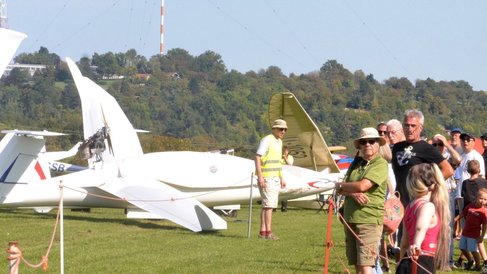 Beim 28. Flugplatzfest in Mühlacker-Dürrmenz gehen am Samstag die Blicke nach oben. Fotos: Stahlfeld