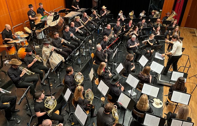 Das Sinfonische Blasorchester Ludwigsburg beim Konzert im Bietigheimer Kronenzentrum. <span class='image-autor'>Foto: Vonderlind</span>