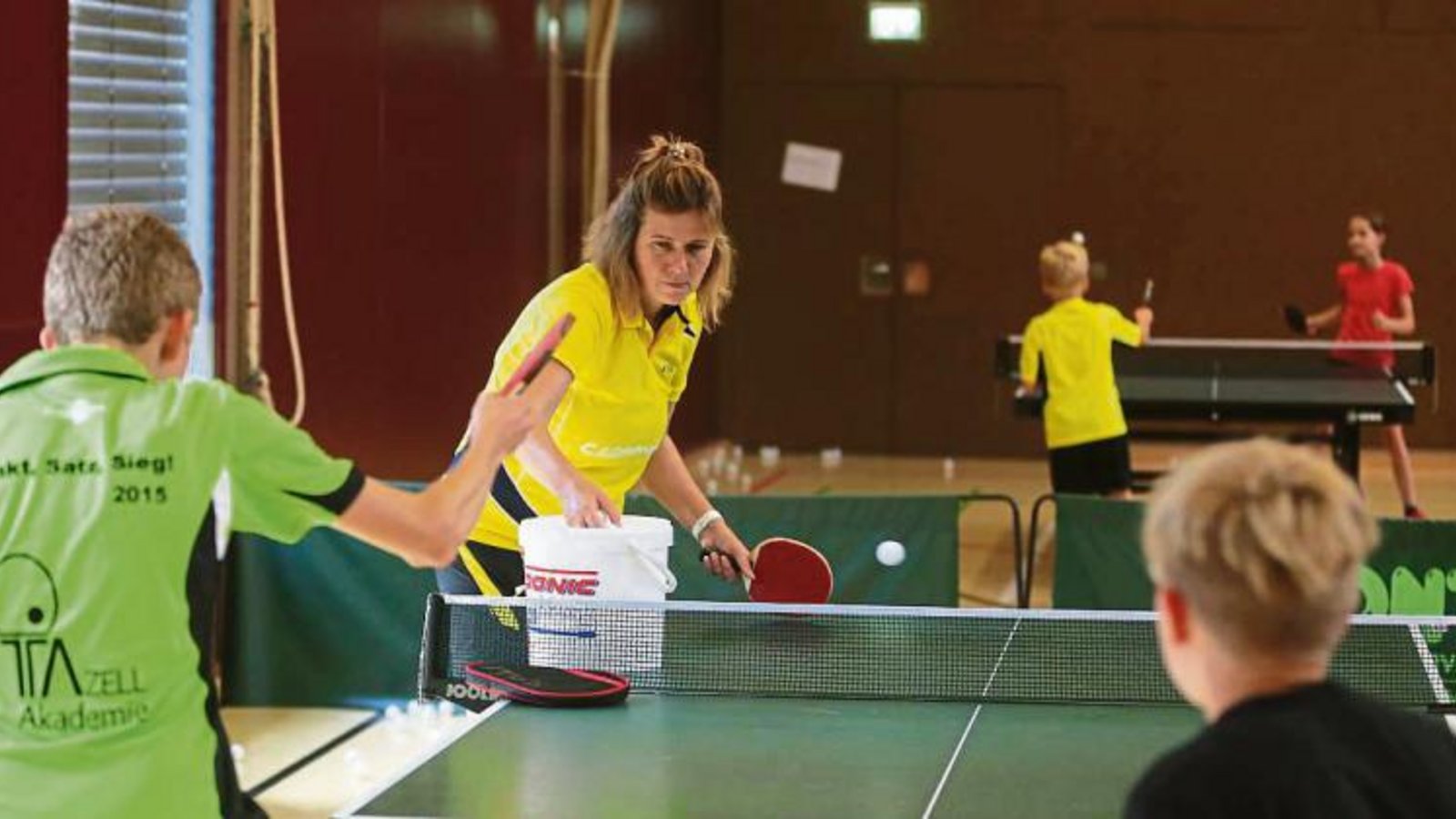 Hochbetrieb beim ersten Nussdorfer Tischtennis-Trainingslager mit Szilvia Kahn Foto: Küppers Hochbetrieb beim ersten Nussdorfer Tischtennis-Trainingslager mit Szilvia Kahn Foto: Küppers