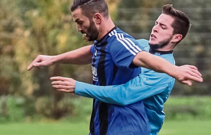 Die Offensivspieler wie Thorsten Josenhans (rechts) arbeiten unter Trainer Sedat Yilmaz immer auch nach hinten mit. Foto: Simecek