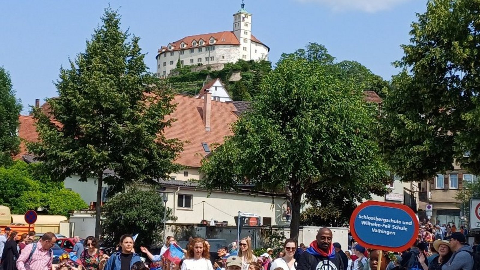 „‘S isch Maiadag“: Beim Vaihinger Maientag rund um Pfingsten feiern alle Generationen – aber vor allem ist es ein Kinderfest. Archivfoto: Rücker/VKZ