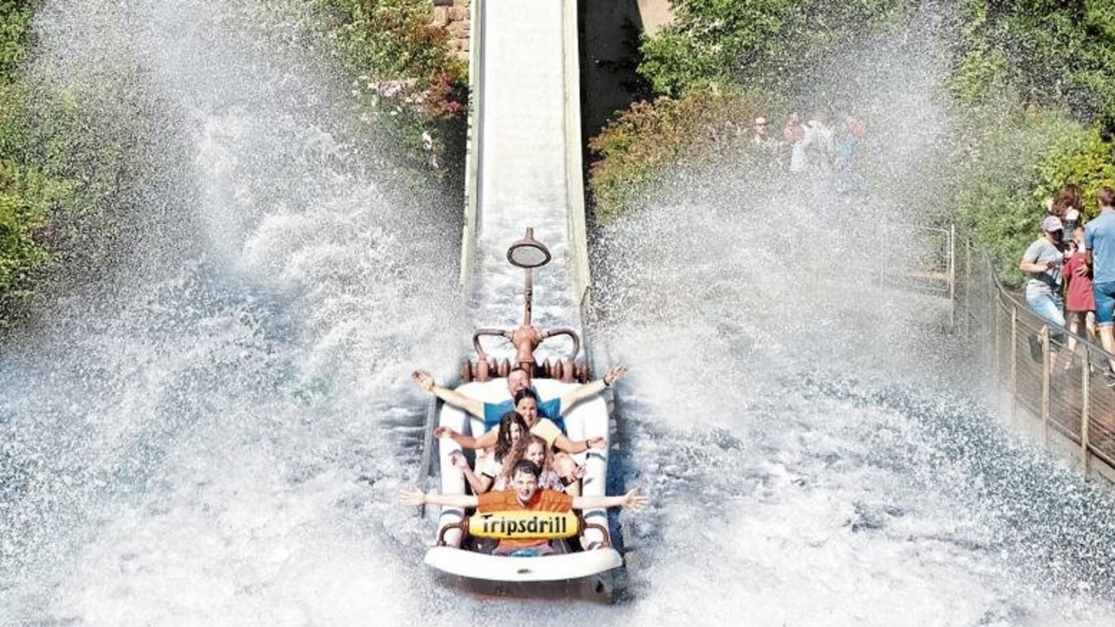 Badewannenfahrt im Freizeitpark in Cleebronn. Foto: p Badewannenfahrt im Freizeitpark in Cleebronn. Foto: p