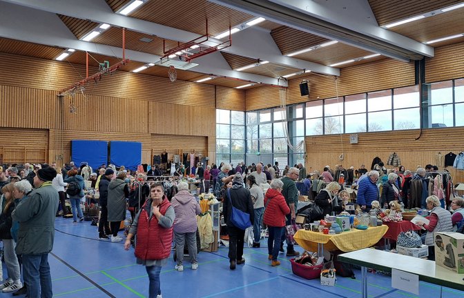 Für Schnäppchenjäger bietet der Hallenflohmarkt eine große Auswahl.  <span class='image-autor'>Foto: p</span>