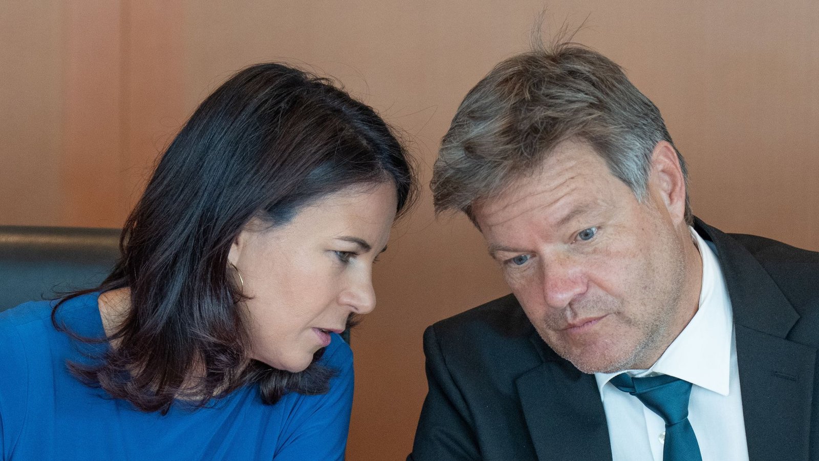 Außenministerin Annalena Baerbock will die Kanzlerkandidatur der Grünen nicht – will Wirtschaftsminister Robert Habeck?Foto: dpa/Michael Kappeler Außenministerin Annalena Baerbock will die Kanzlerkandidatur der Grünen nicht – will Wirtschaftsminister Robert Habeck?Foto: dpa/Michael Kappeler