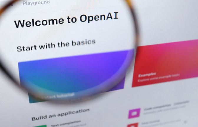 "Welcome to OpenAI" steht auf der Homepage von ChatGPT. Der Chefforscher der Firma geht.<span class='image-autor'>Foto: Karl-Josef Hildenbrand/dpa</span>