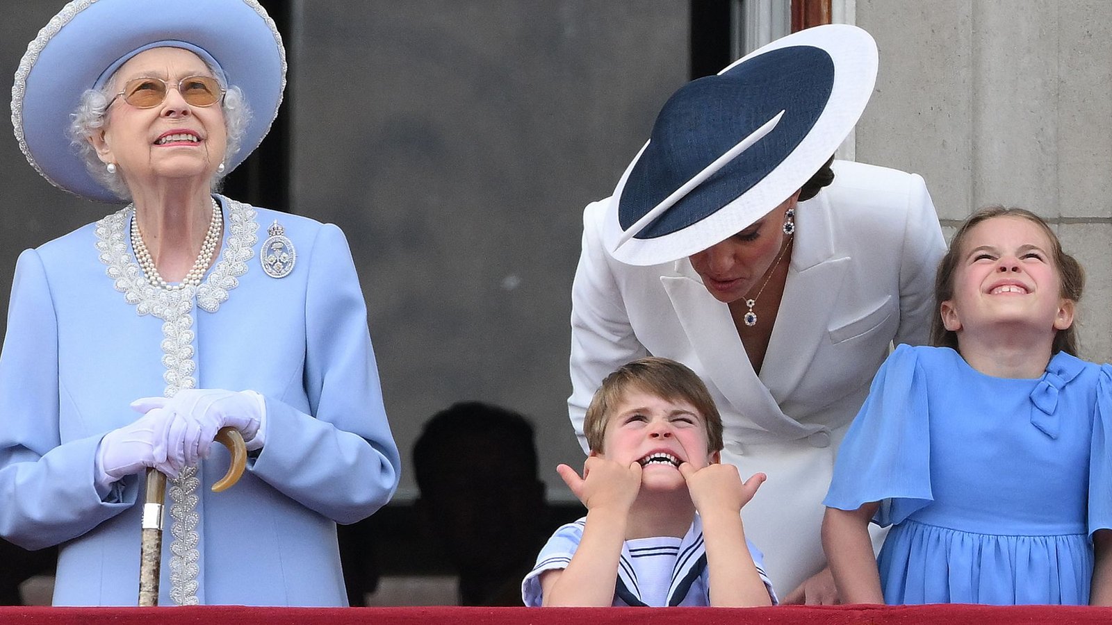 Bei Queen Elizabeths „Platinum Jubilee“ im Jahr 2022 zeigt Louis zum ersten Mal seine Entertainerqualitäten.Foto: AFP/DANIEL LEAL