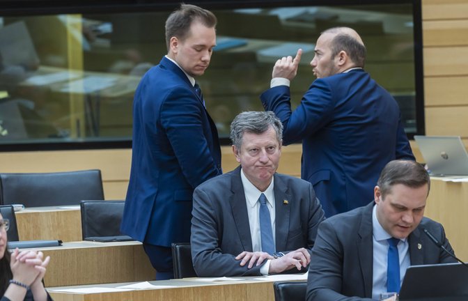 Die Staatsanwaltschaft hat einen Strafbefehl gegen Miguel Klauß (2.v.r.) beantragt (Archivbild).<span class='image-autor'>Foto: IMAGO/Arnulf Hettrich/IMAGO</span>