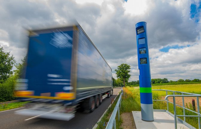 Der Bund unterstützt die Pläne des Landes zur Ausweitung der Lkw-Maut auch auf Landesstraßen nicht.<span class='image-autor'>Foto: dpa/Patrick Pleul</span>