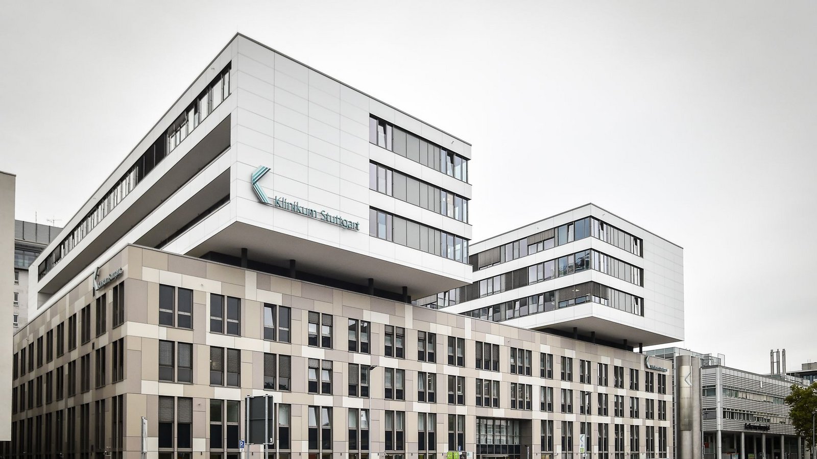 Am Stuttgarter Klinikum wird in den kommenden Jahren deutlich mehr Geld in klimagerechtes Bauen investiert werden, als geplant.Foto: Lichtgut/Ferdinando Iannone