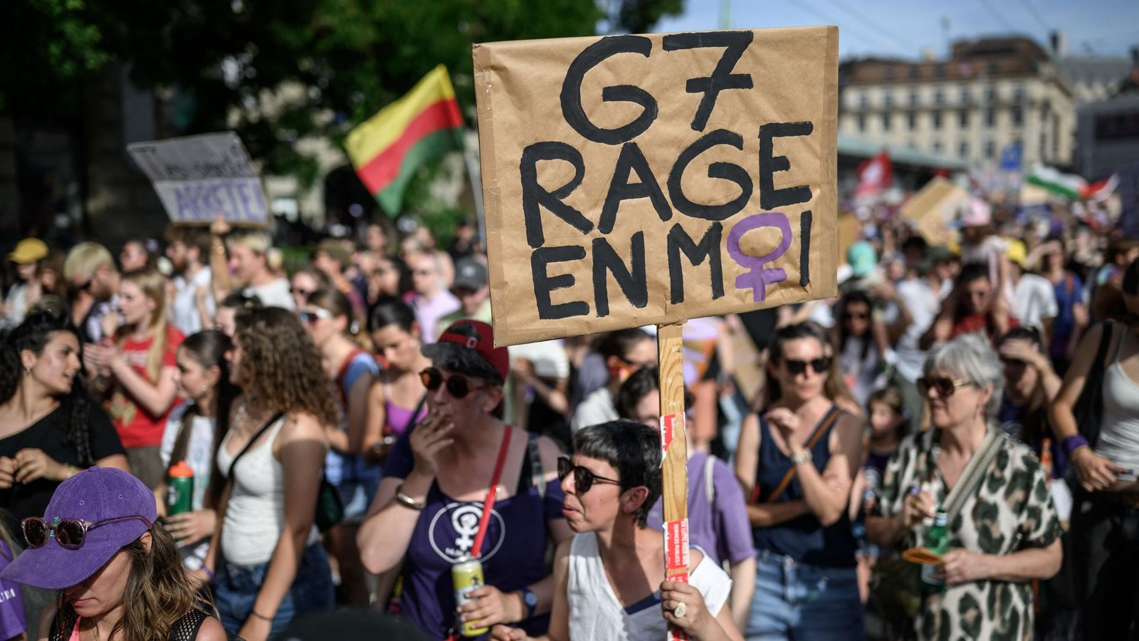 Protestzug gegen die G7 in GenfFoto: AFP/FABRICE COFFRINI Protestzug gegen die G7 in GenfFoto: AFP/FABRICE COFFRINI