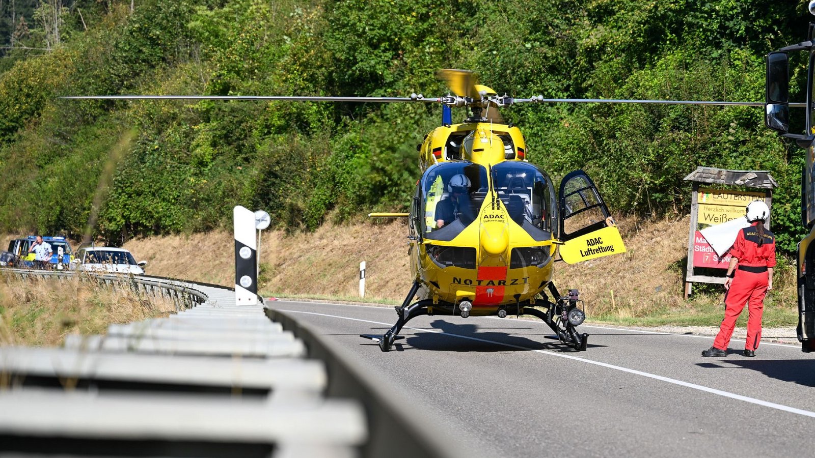 Der Notarzt kam mit einem Rettungshubschrauber zur Unfallstelle.Foto: SDMG/SDMG / MB Der Notarzt kam mit einem Rettungshubschrauber zur Unfallstelle.Foto: SDMG/SDMG / MB