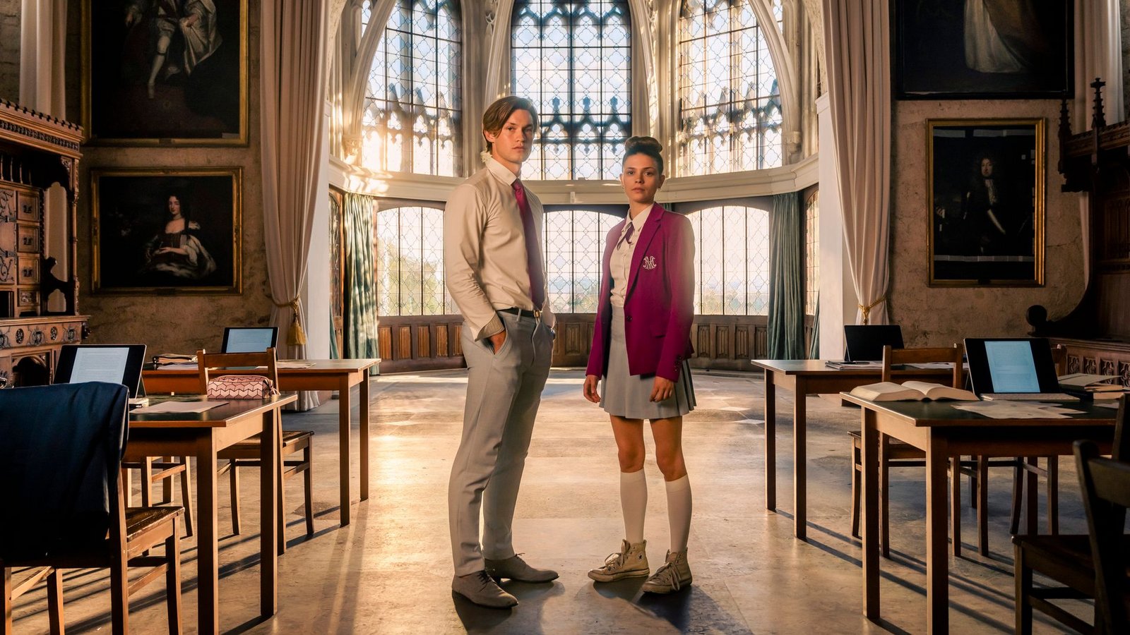 James Beaufort (Damian Hardung) und Ruby Bell (Harriet Herbig-Matten) in der Kulisse der Amazon-Serie "Maxton Hall".Foto: Stephan Rabold/© Prime Video/dpa James Beaufort (Damian Hardung) und Ruby Bell (Harriet Herbig-Matten) in der Kulisse der Amazon-Serie "Maxton Hall".Foto: Stephan Rabold/© Prime Video/dpa