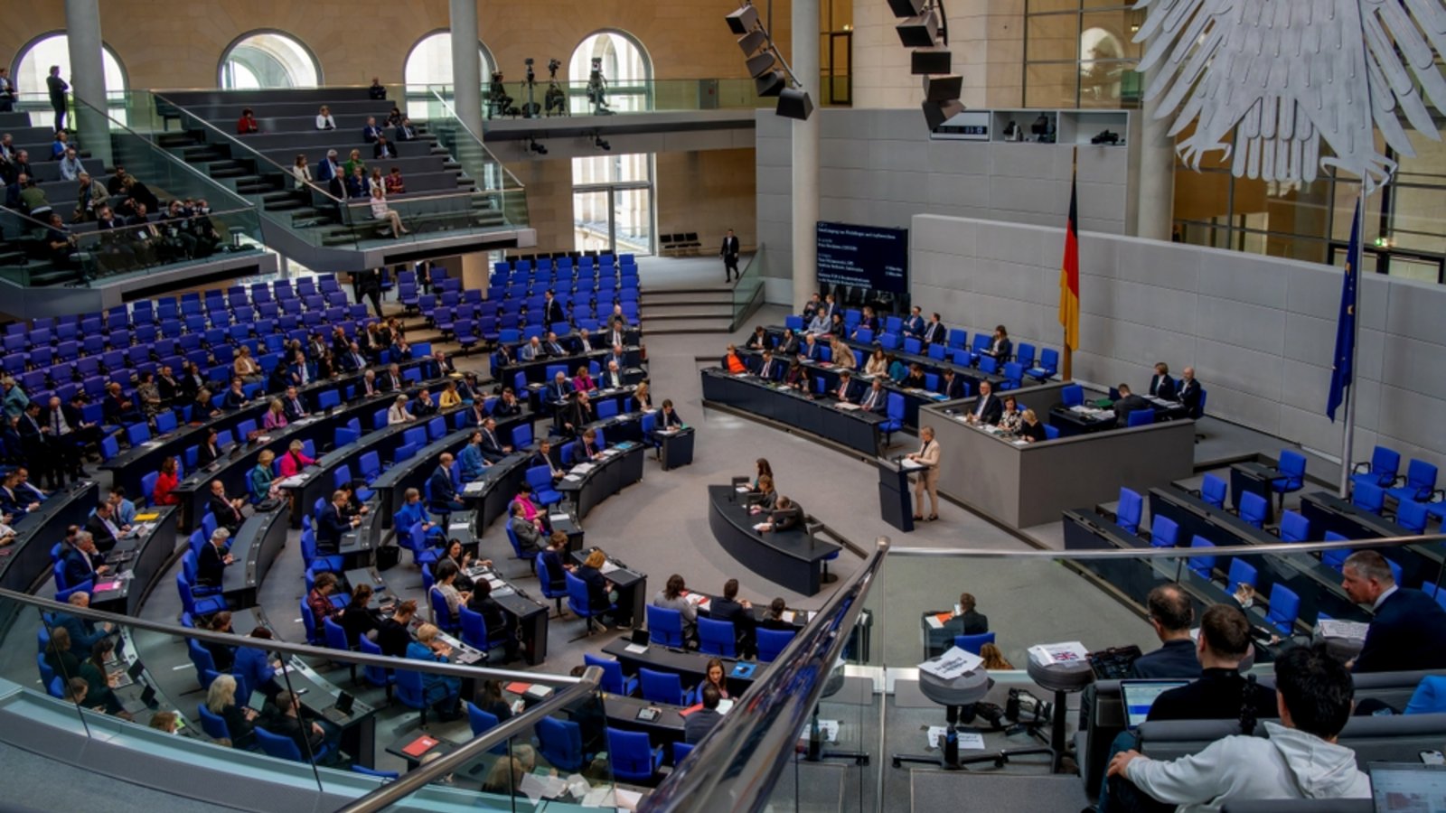 Im Bundestag wird heute über eine Grundgesetzänderung abgestimmt.Foto: Heide Pinkall / shutterstock.com
