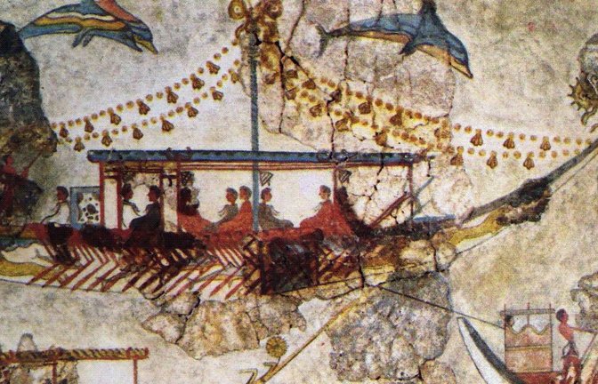 Diese Wandmalerei aus Acrotiri in Thera (Santorini/Griechenland) zeigt ein minoisches Schiff aus der Bronzezeit.<span class='image-autor'>Foto: Imago/United Archives International</span>