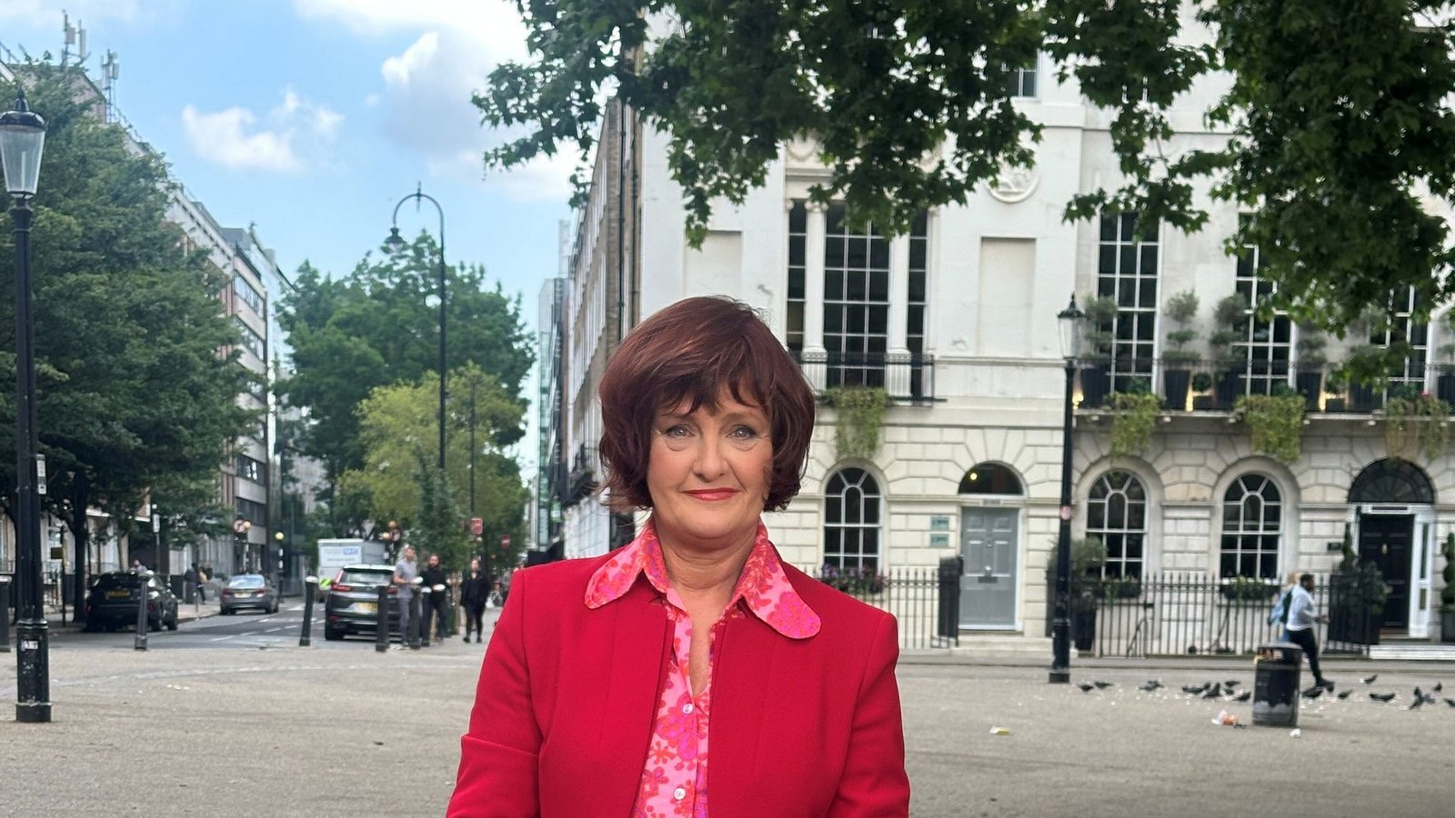 "Ich mache diesen Job jetzt seit über 25 Jahren für die ARD, in London seit 17 Jahren." (Handout)Foto: Annette Dittert/dpa "Ich mache diesen Job jetzt seit über 25 Jahren für die ARD, in London seit 17 Jahren." (Handout)Foto: Annette Dittert/dpa
