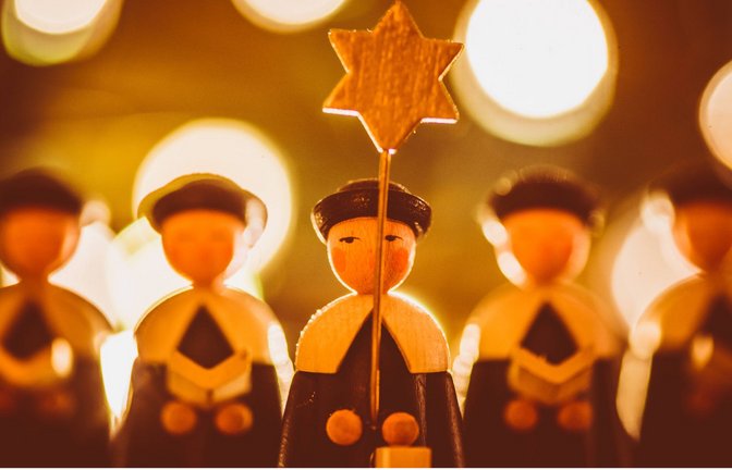 „Adventus Domini“: Adventsdekoration aus dem Erzgebirge.<span class='image-autor'>Foto: Imago/Shotshop</span>