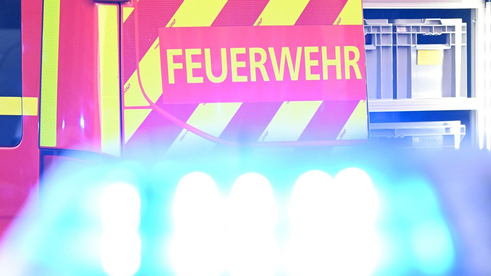Die Feuerwehr konnte den Brand löschen – ein Häftling wurde bei dem Vorfall verletzt. (Symbolbild)Foto: Bernd Weißbrod/dpa Die Feuerwehr konnte den Brand löschen – ein Häftling wurde bei dem Vorfall verletzt. (Symbolbild)Foto: Bernd Weißbrod/dpa