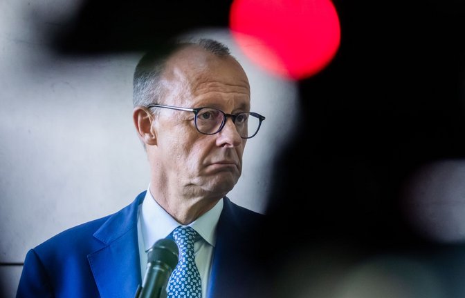 Friedrich Merz weckt Zweifel an Steuererleichterungen, die im Koalitionsvertrag versprochen sind.<span class='image-autor'>Foto: dpa/Christoph Soeder</span>