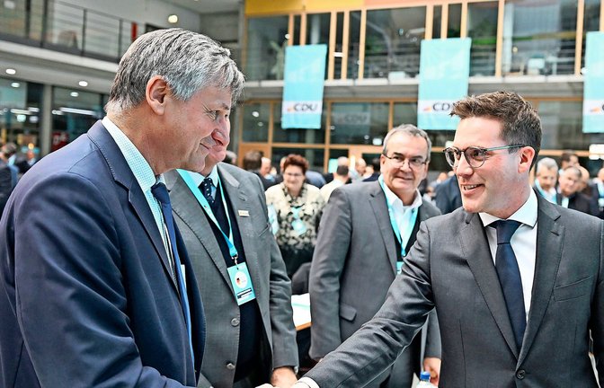 Rülke sucht die Nähe zum CDU-Mann Manuel Hagel (rechts).<span class='image-autor'>Foto: dpa/Bernd Weißbrod</span>