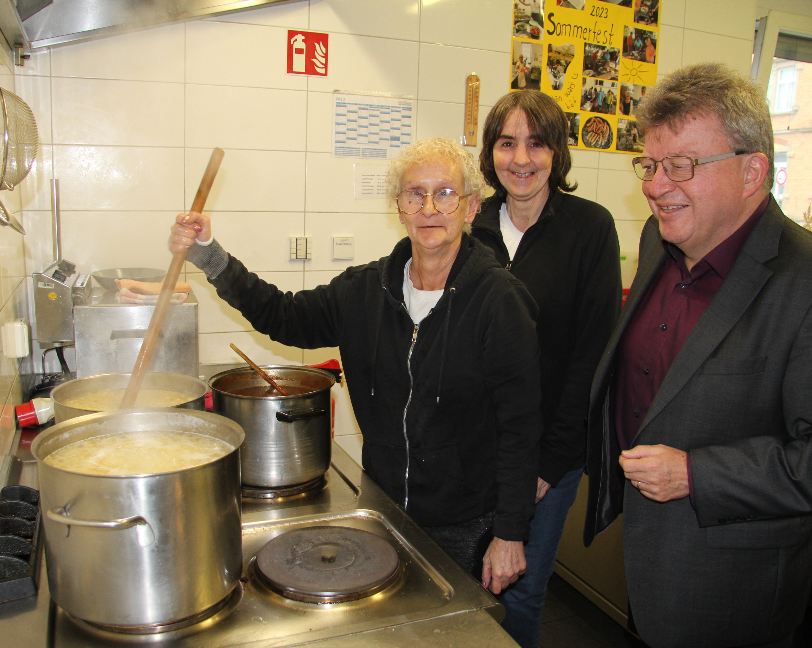 In der Tagesstätte wird an jedem Wochentag ein kostengünstiges Mittagessen für Bedürftige gekocht. Der Geschäftsführer Reiner Knödler möchte die Angebote künftig erweitern. <span class='image-autor'>Foto: Banholzer</span>