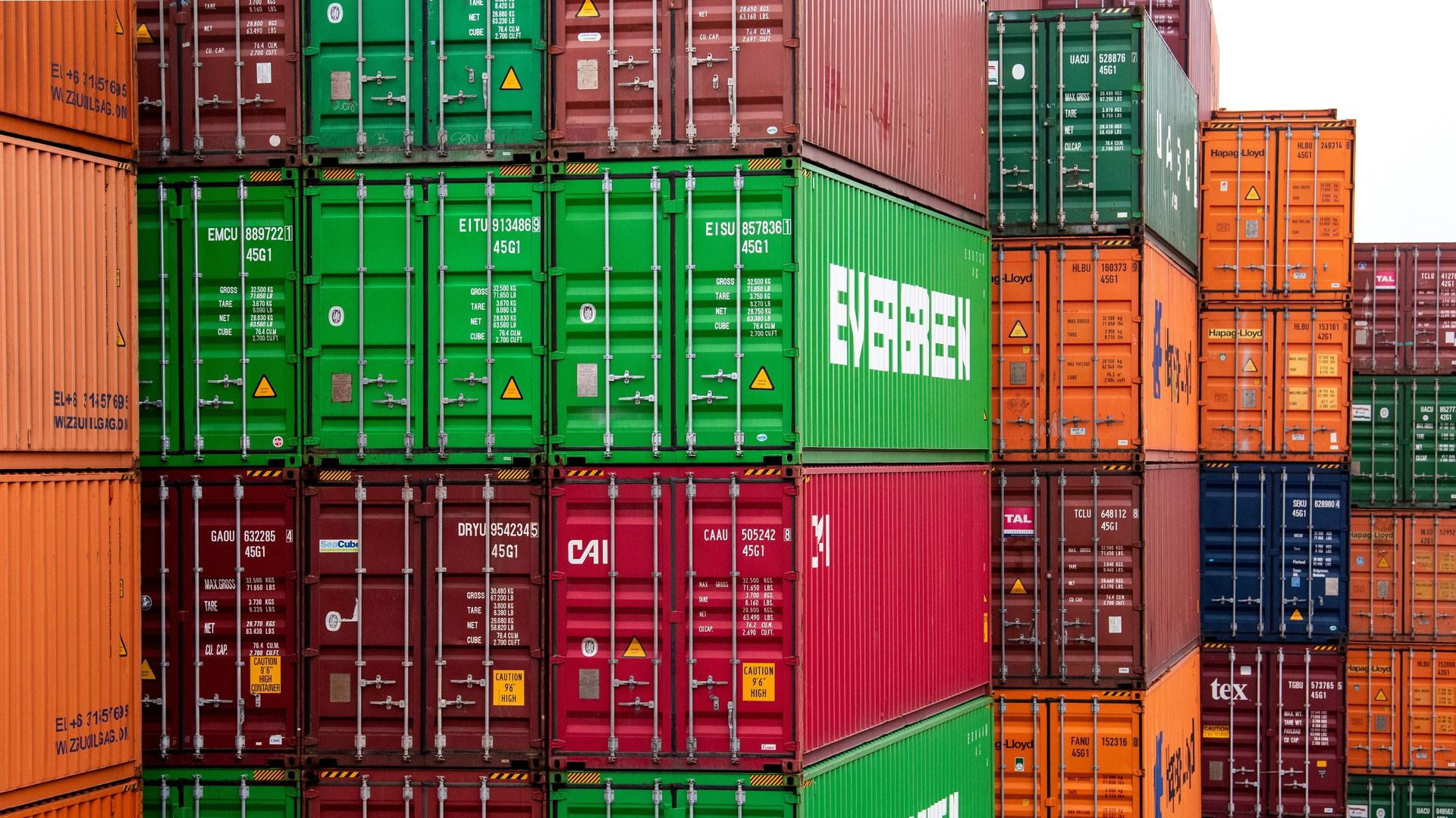Container im Hamburger Hafen.<span class='image-autor'>Foto: Daniel Bockwoldt/dpa</span>