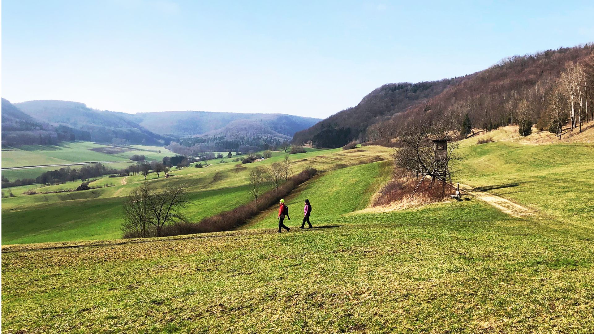 Wanderer im Fischbachtal, zwischen Gairenbuckel und Reichenbach im Täle.Foto: Jakob Panitz Wanderer im Fischbachtal, zwischen Gairenbuckel und Reichenbach im Täle.Foto: Jakob Panitz