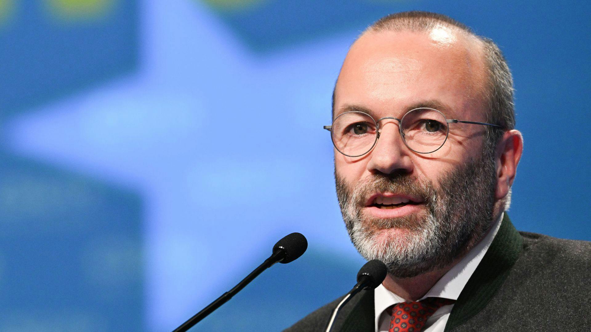 Laut Europapolitiker Manfred Weber (CSU) sollen Sozialleistungen für Geflüchtete heruntergesetzt werden, um illegale Migration zu bekämpfen. (Archivbild)<span class='image-autor'>Foto: dpa/Peter Kneffel</span>