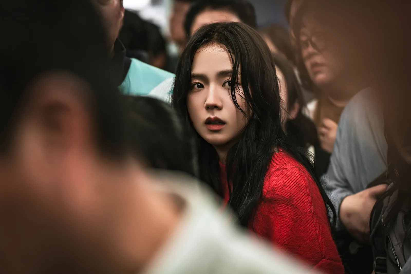 K-Pop-Star Jisoo in der neuen Zombie-Serie "Newtopia".<span class='image-autor'>Foto: Coupang Play/Prime Video</span>