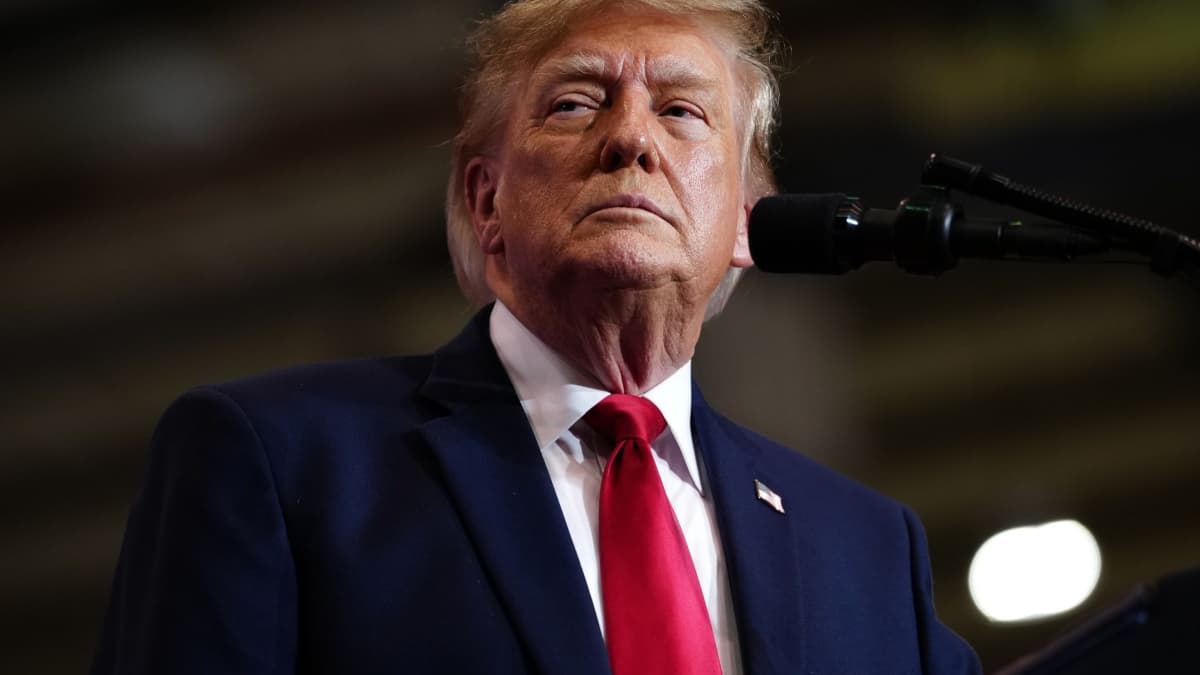 Donald Trump bei einer Rede in South Carolina. Sein freundlicher Umgang mit Putin stößt in der eigenen Partei auf heftige Reaktionen.Julia Demaree Nikhinson/AP/dpa Donald Trump bei einer Rede in South Carolina. Sein freundlicher Umgang mit Putin stößt in der eigenen Partei auf heftige Reaktionen.Julia Demaree Nikhinson/AP/dpa